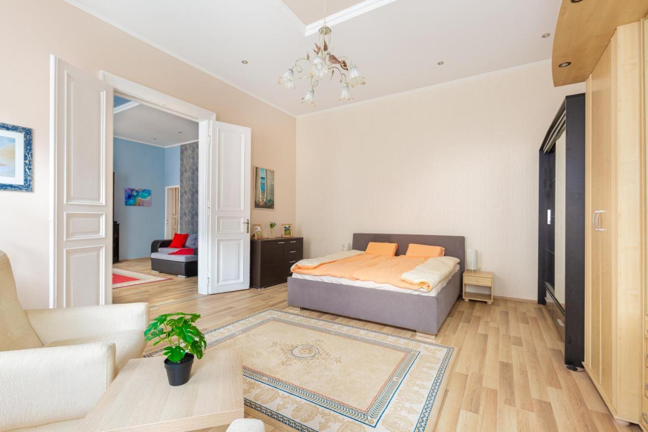 F24 Ferenc Apartment Budapest Eksteriør billede